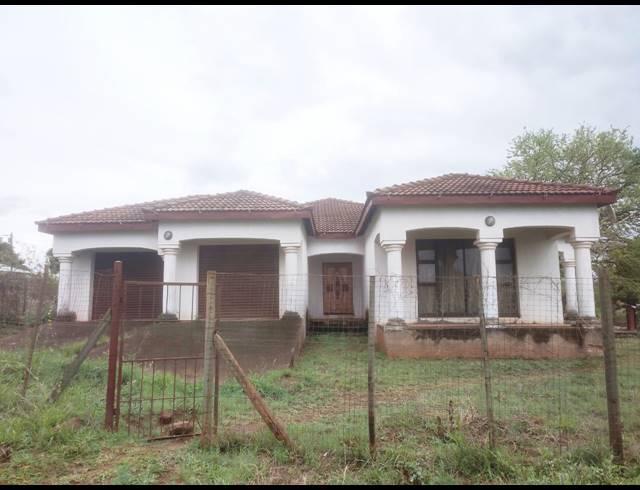 4 BEDROOM HOUSE FOR SALE IN THOHOYANDOU RURAL
